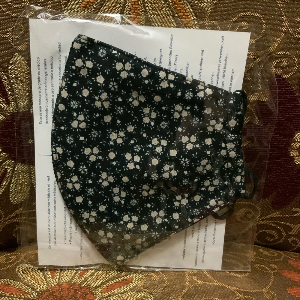 Tory Burch Face Mask